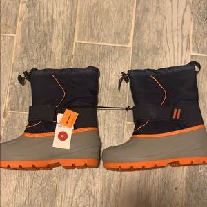 NWT boys size 4 Cat & Jack Winter snow boots